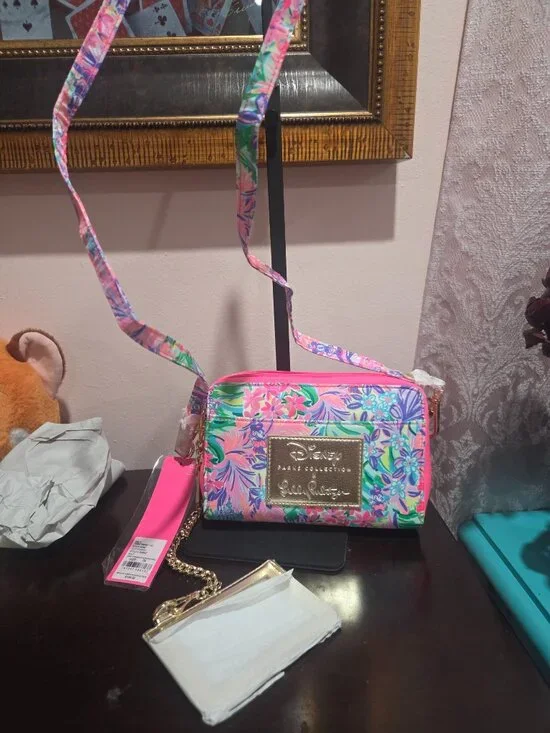 Disney Lilly Pulitzer small crossbody - Picture 2 of 16